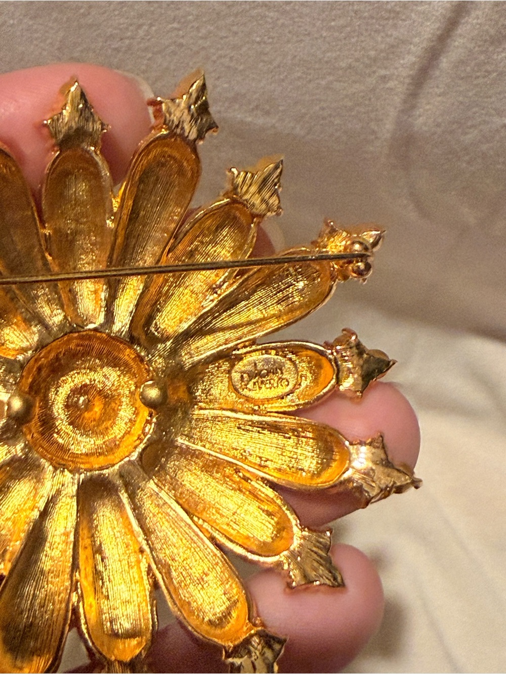 Vintage Joan Rivers Brooch - Picture 4 of 7